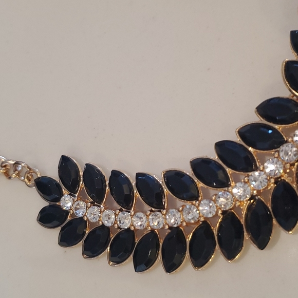 Necklace - Picture 2 of 3